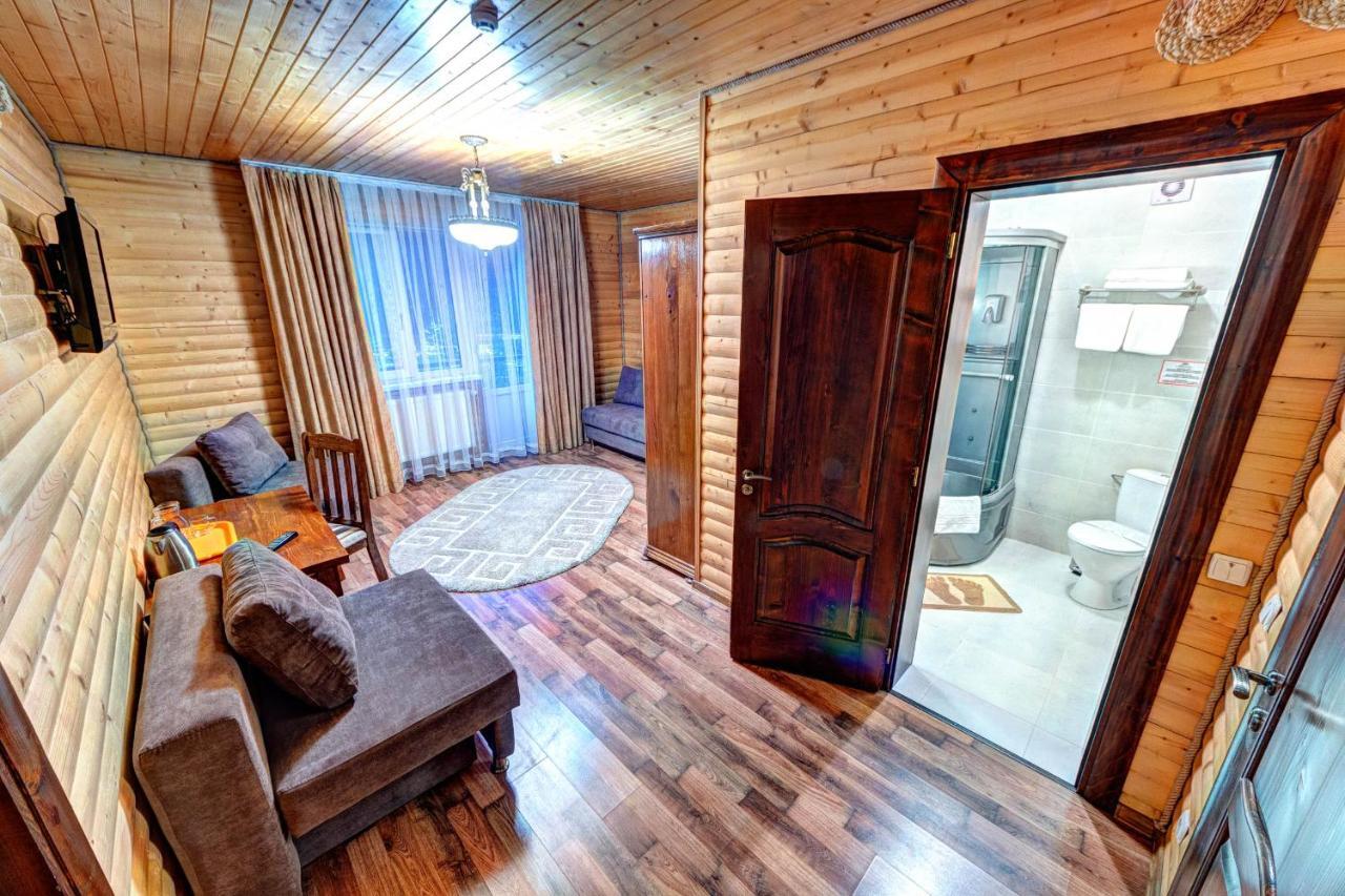 Milli & Jon Hotel Bukovel Exterior photo